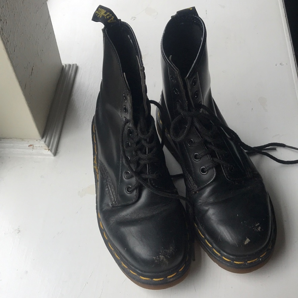 Dr. Martens Classic Boots